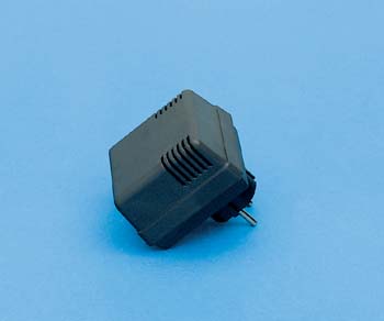 Caixa Plástica C/Ficha 220VAC 74X63X48mm (imagem para) Caixa Plástica C/Ficha 220VAC 74X63X48mm